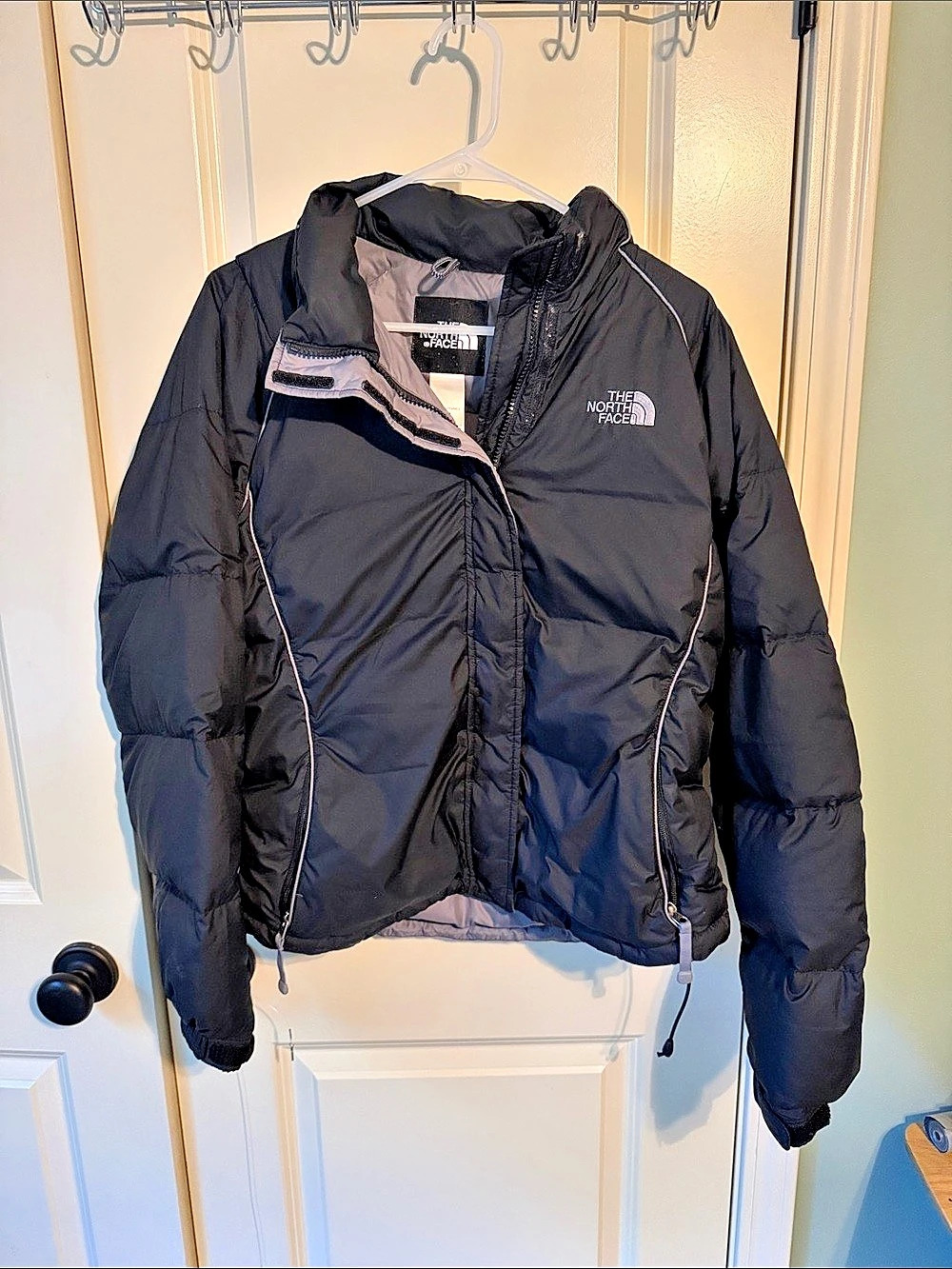 The North Face Women's Black Puffer Jacket Size Medium